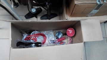 Сборка детского велосипеда из коробки