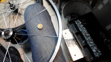 Спицовка колеса велосипеда