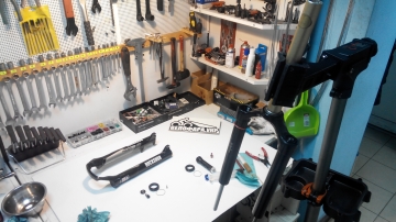 ТО воздушно-масляной вилки велосипеда