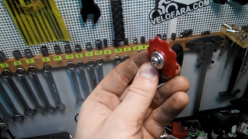 Замена роликов заднего переключателя велосипеда