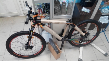 Сборка нового велосипеда из коробки