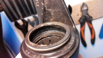 ТО пружинно-масляной вилки велосипеда