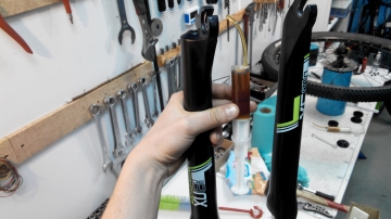 ТО пружинно-масляной вилки велосипеда