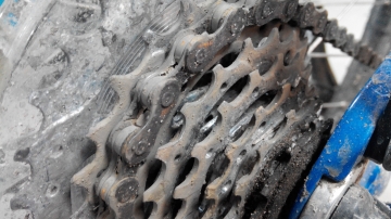 Чистка цепи велосипеда