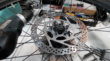 Монтаж + демонтаж тормозного диска под болты