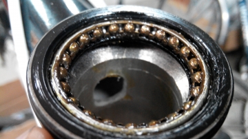 Обслуживание рулевой колонки велосипеда