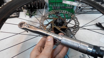 Монтаж + демонтаж тормозного диска под болты