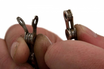 Ремонт порванной цепи велосипеда