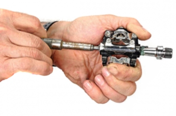 Устранения люфта педалей велосипеда