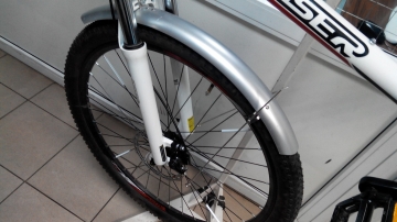 Установка брызговиков со спицами