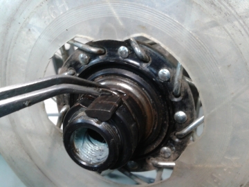 Обслуживание барабана кассетной втулки велосипеда