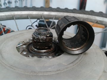 Обслуживание барабана кассетной втулки велосипеда