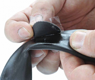 Ремонт камеры велосипеда (установка латки)